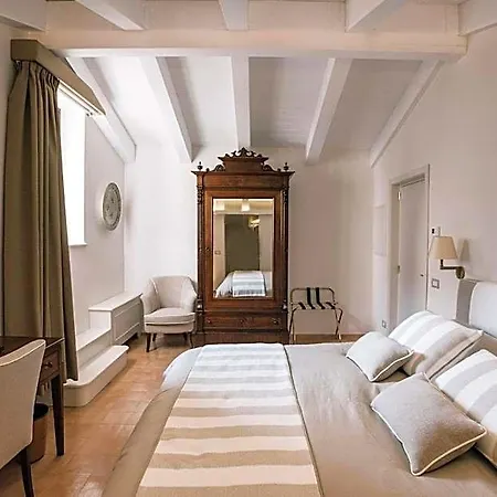 לינה וארוחת בוקר Giardini Calce - Luxury רבאלו